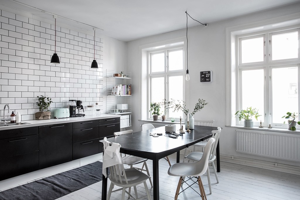 SFD2E8E013BD66948D2921D39DF9316604D